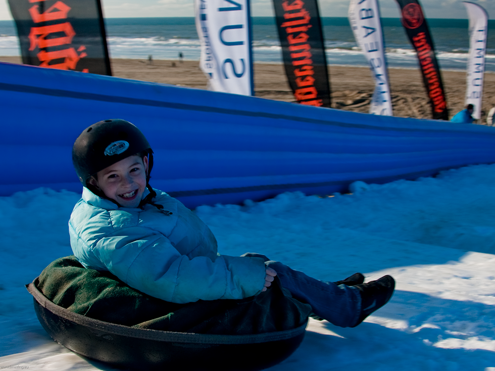 Noord-Holland | Snow slope at the beach